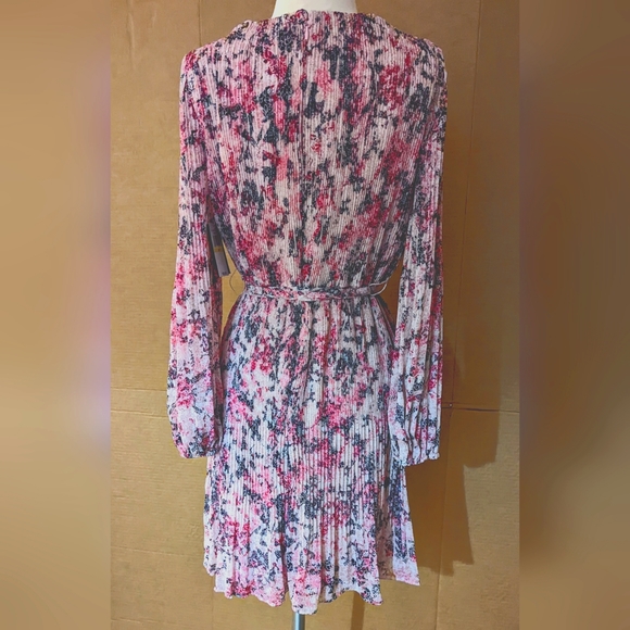 DKNY FLORAL PRINT PINK LONG SLEEVE DRESS - Picture 4 of 4